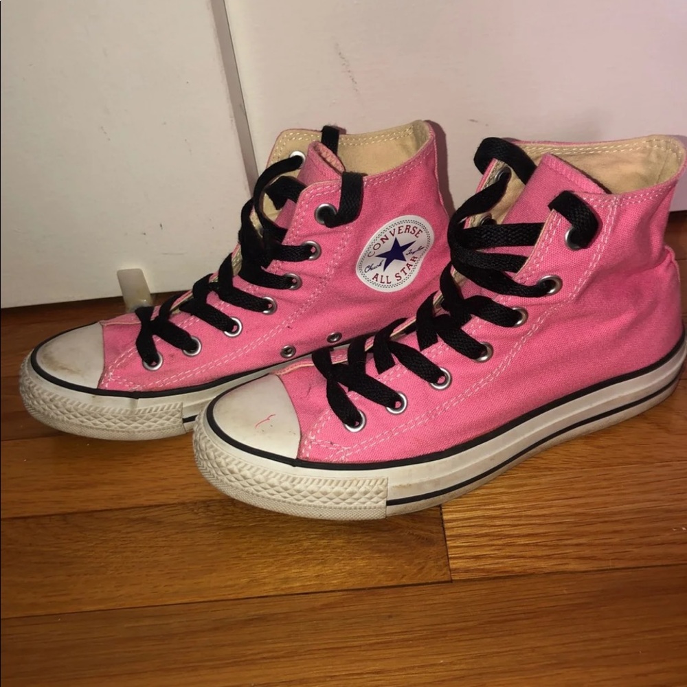 pink converse